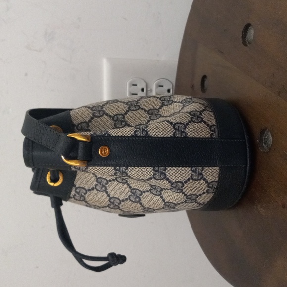 Authentic Vintage Gucci Interlocking GG Monogram Supreme Mini Drawstring Bucket - Picture 4 of 9